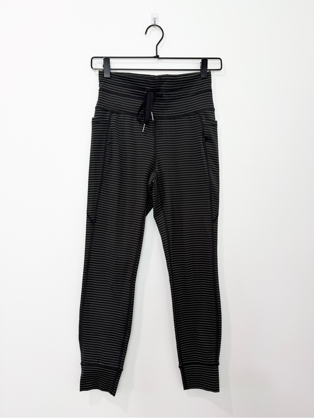 Halara High Waisted Drawstring Striped Yoga Leggings with Pockets size small - Picture 2 of 6